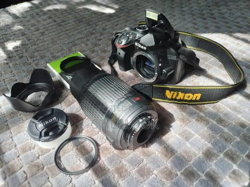 Nikon 𝐃3300 (𝐞𝐱 𝐨𝐫 𝐬𝐚𝐥𝐞)