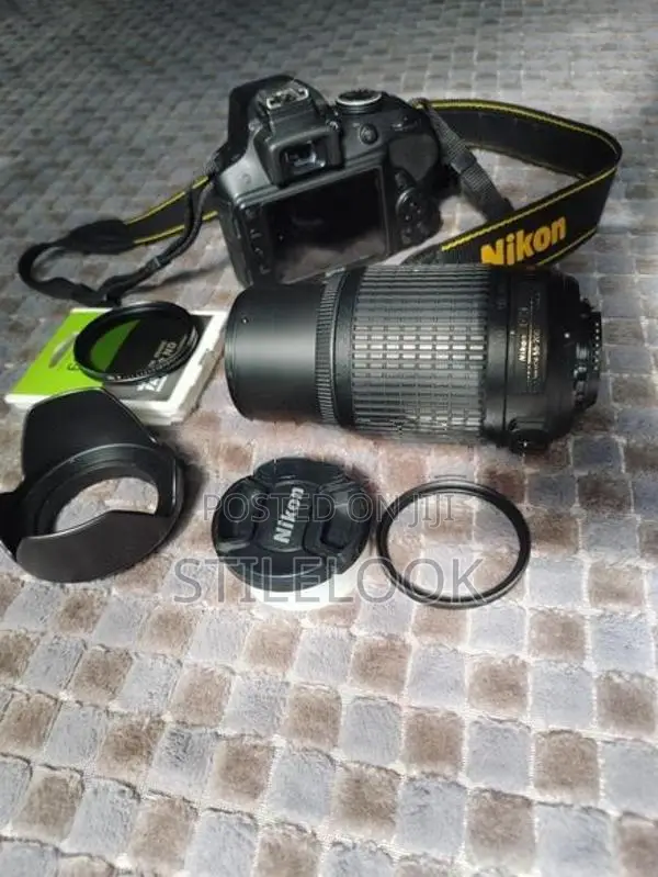 Nikon 𝐃3300 (𝐞𝐱 𝐨𝐫 𝐬𝐚𝐥𝐞)