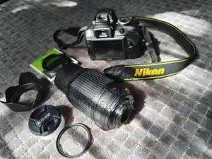 Nikon 𝐃3300 (𝐞𝐱 𝐨𝐫 𝐬𝐚𝐥𝐞)