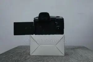 Canon EOS R Camera