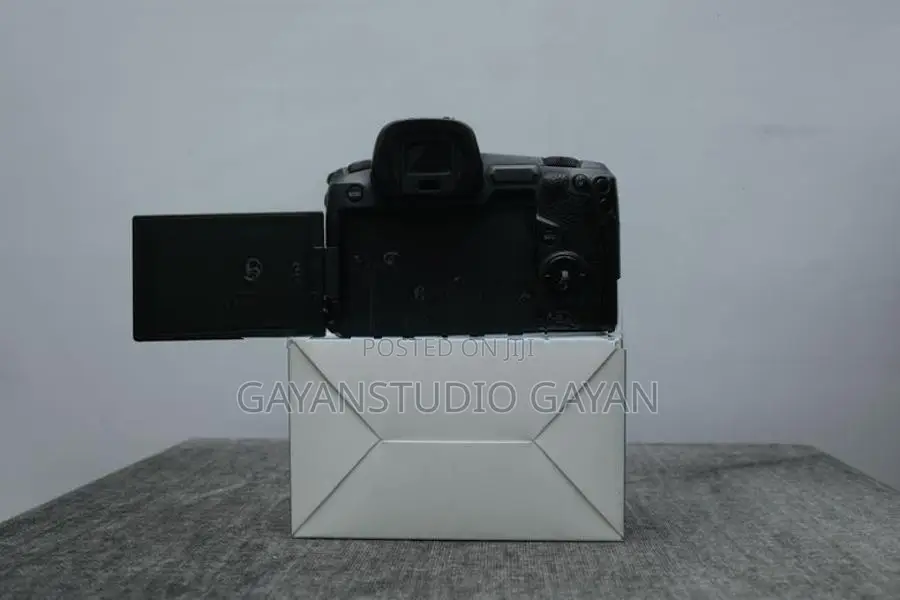 Canon EOS R Camera