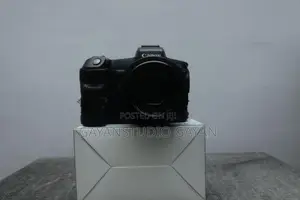 Canon EOS R Camera