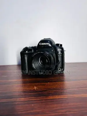 Canon EOS 5D Mark IV