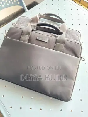 Wiwu Minimalist 14” Laptop Bags Lightly Used