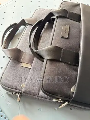 Wiwu Minimalist 14” Laptop Bags Lightly Used
