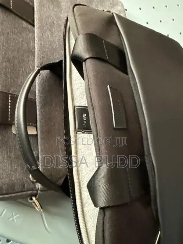 Wiwu Minimalist 14” Laptop Bags Lightly Used