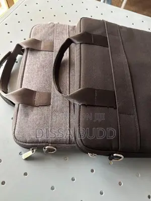 Wiwu Minimalist 14” Laptop Bags Lightly Used