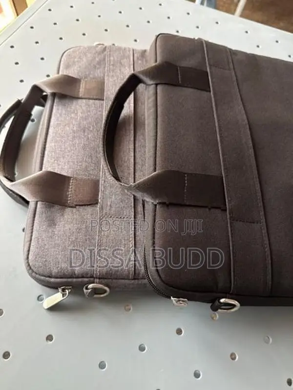 Wiwu Minimalist 14” Laptop Bags Lightly Used