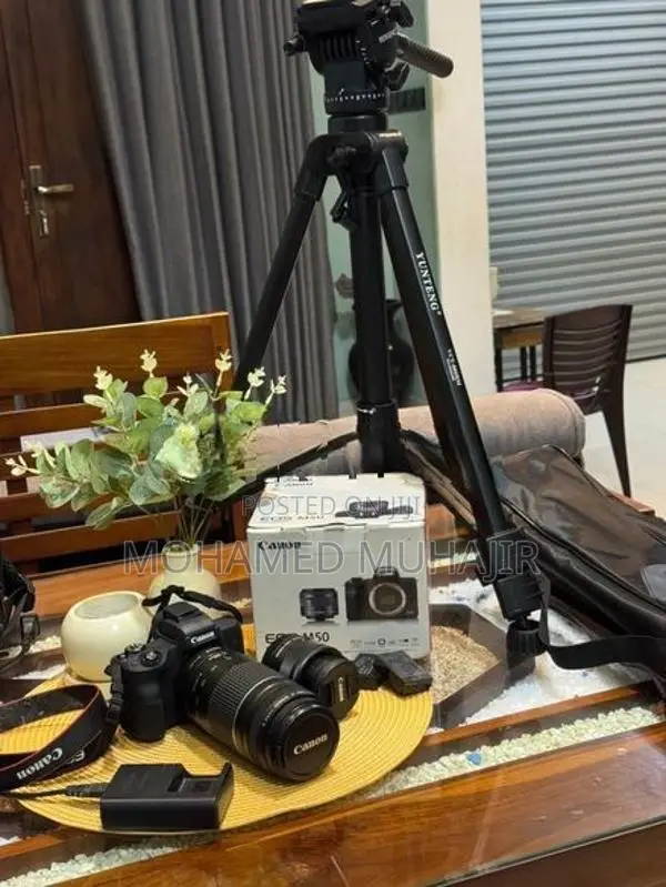 CANON EOS M50 Camera