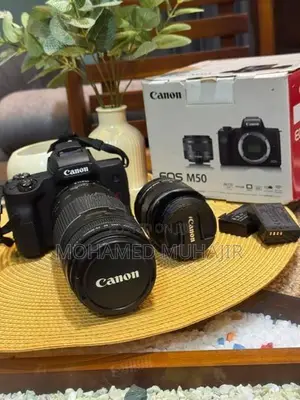 CANON EOS M50 Camera