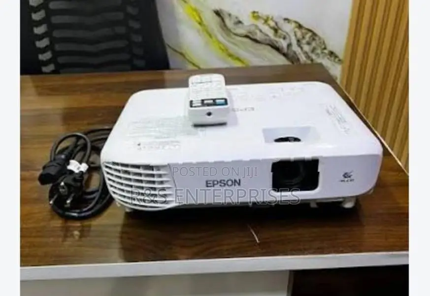 Epson S05 Daylight Projector
