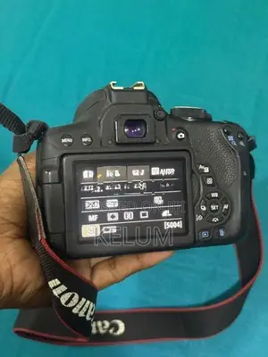 Canon 750 D