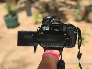 Canon 60 D Camera With Lens 18-200mm