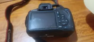 Canon EOS 200D