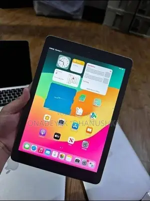 32GB Apple iPad 6th Generation