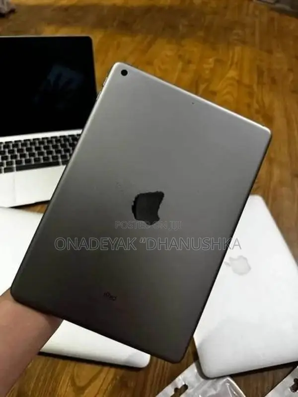 32GB Apple iPad 6th Generation