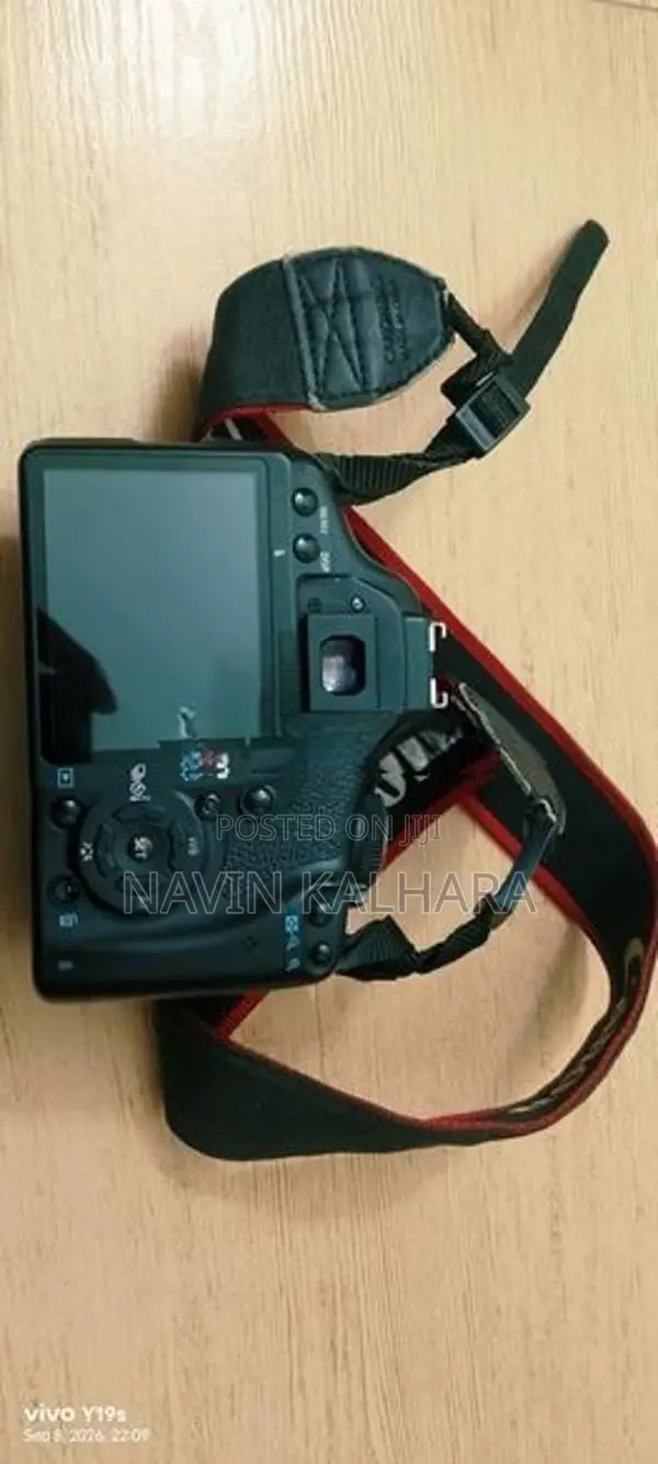 Canon EOS 500D DSLR with 18-55mm Lens - Full Kit