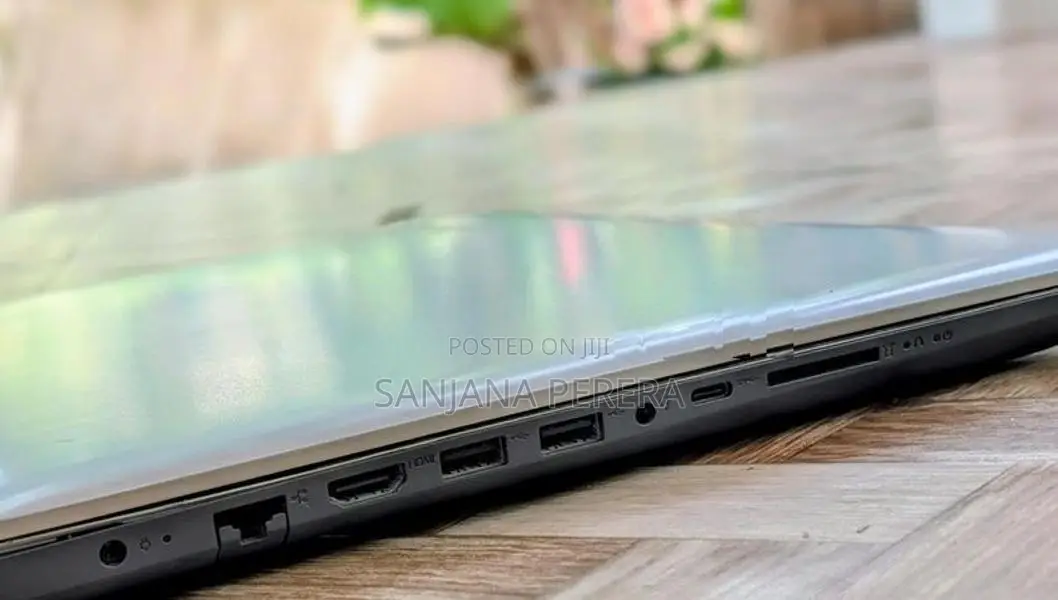 Lenovo IdeaPad 330 - i5 8th gen Radeon Graphic