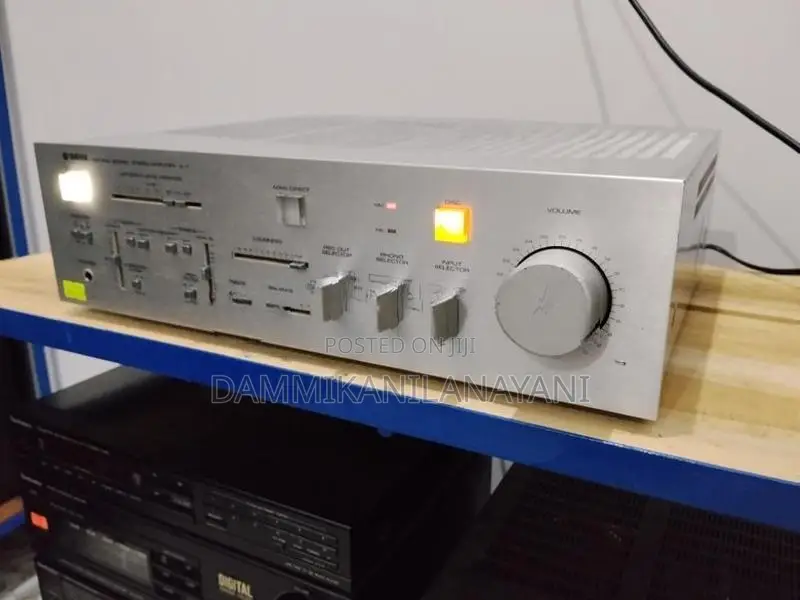 Yamaha Integrated Stereo Amplifier A 7