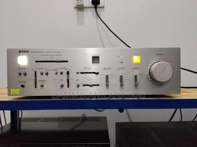 Yamaha Integrated Stereo Amplifier A 7