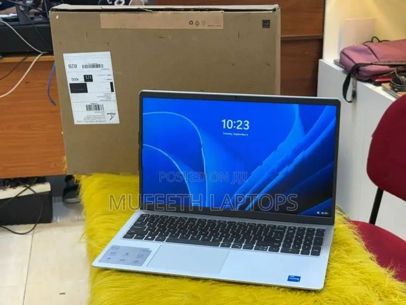 Dell i5 13Gen 8/512GB 15.6”FHD 120Ghz Display