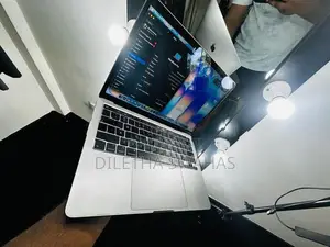 Apple MacBook Pro 13-Inch 2020