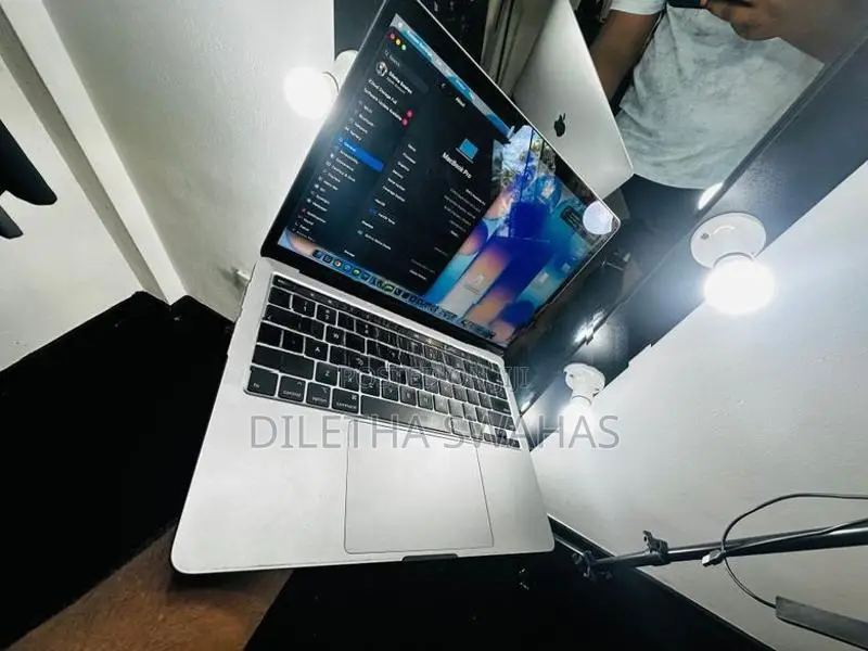 Apple MacBook Pro 13-Inch 2020