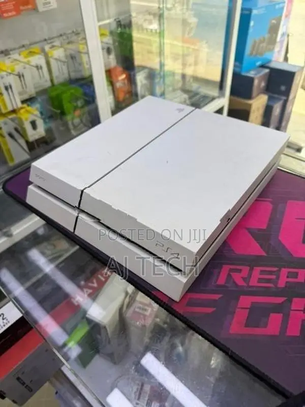 Sony PS4 Standard 500GB White