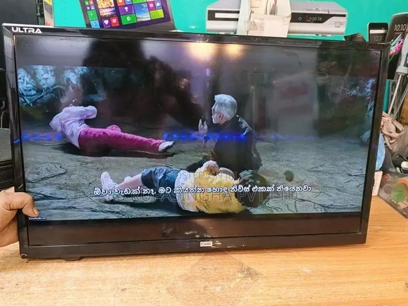 UNIC 24" LED Tv