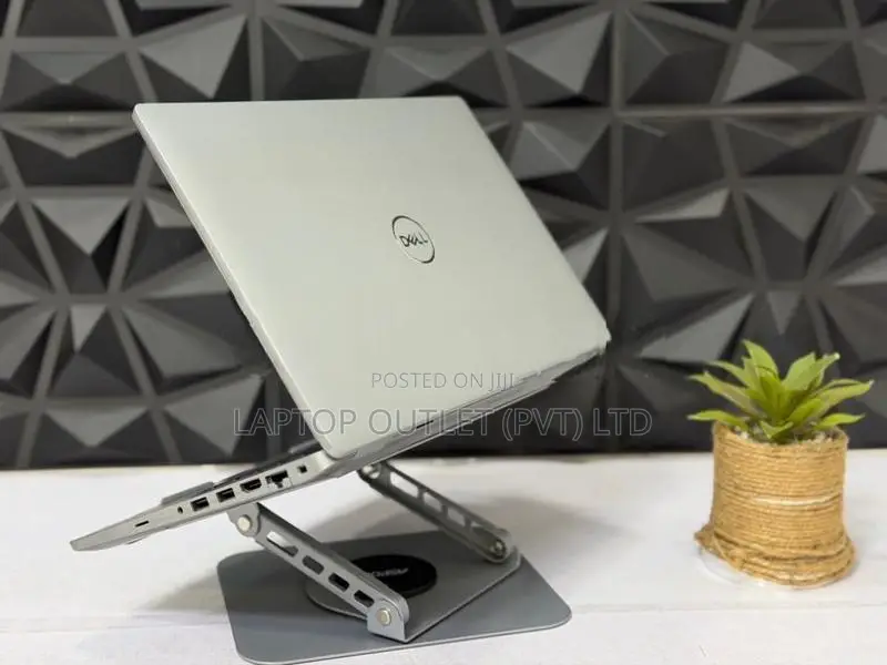 Dell Latitude 5420 Core i5 11th Gen/8GB RAM/256GB NVMe/14" FHD IPS