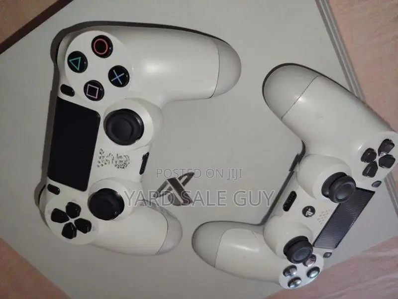Sony PS4 Pro (gold.hen Jailbroken)