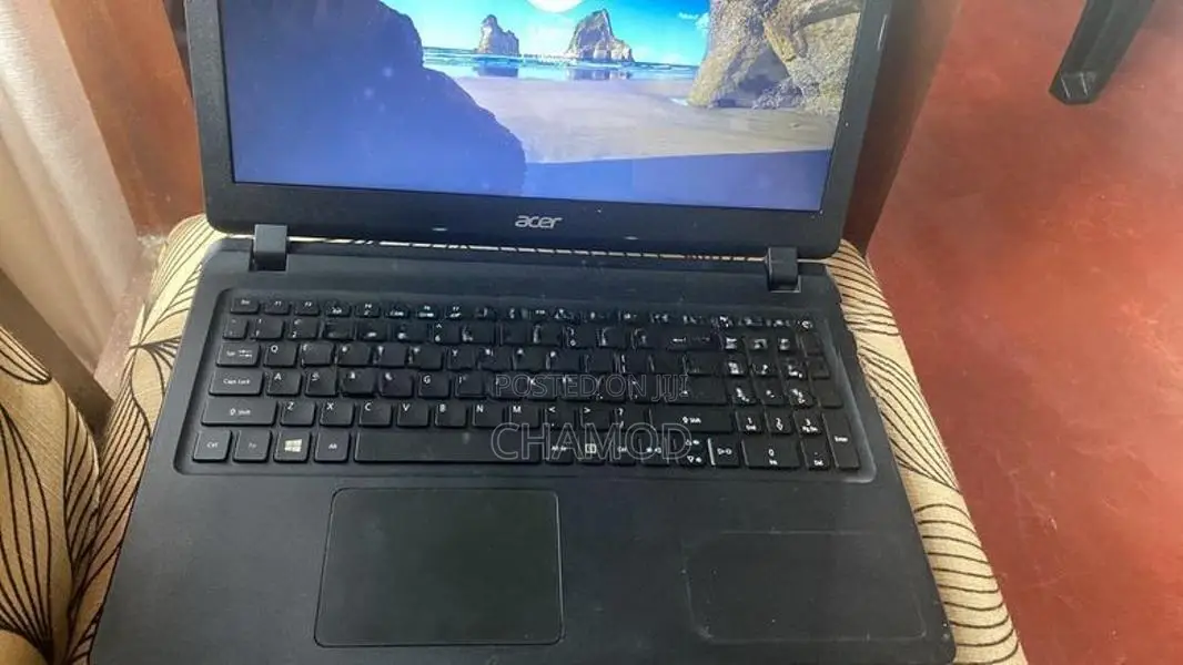 Acer Laptop E1-533