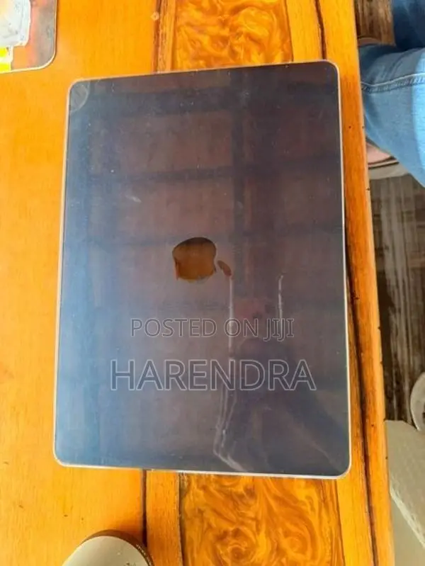 Used MacBook Air M2 (13 Inch) 84% Battery