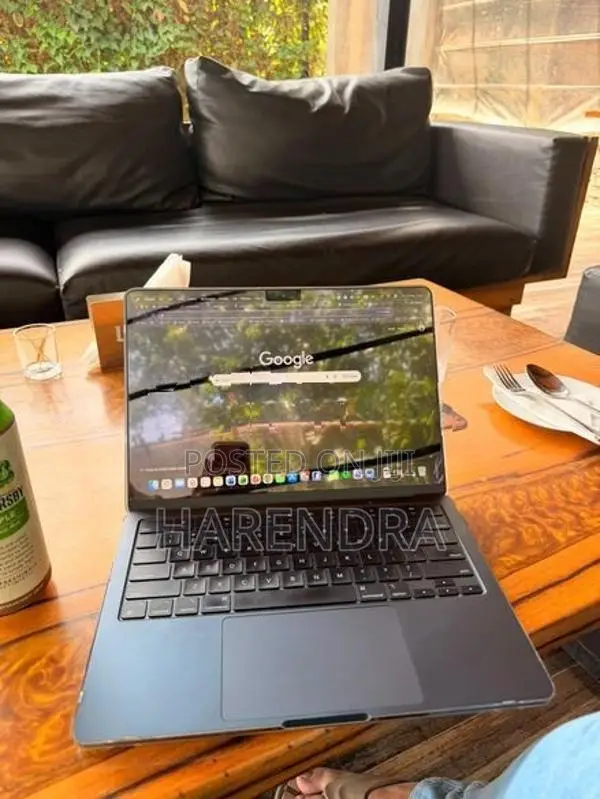 Used MacBook Air M2 (13 Inch) 84% Battery