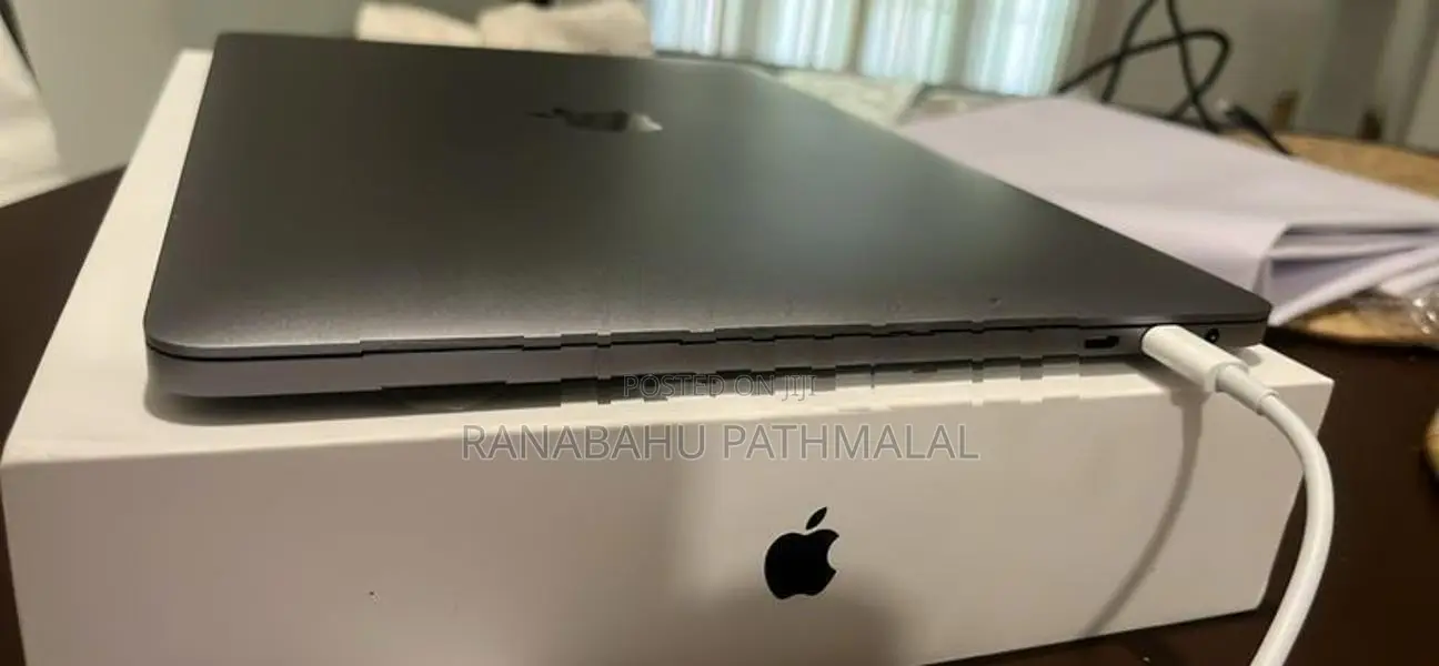 Apple MacBook Pro 13 Inch