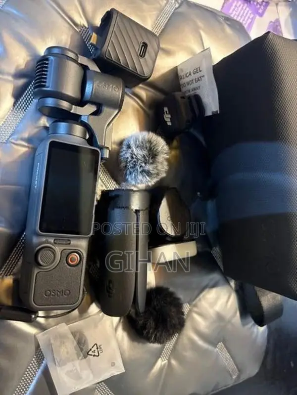 DJI Osmo Pocket 4 Creator Combo
