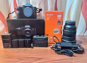 Sony A7 IV + 24-105mm F4 G OSS