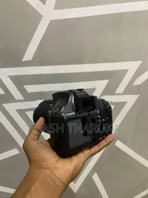 Canon 1100D