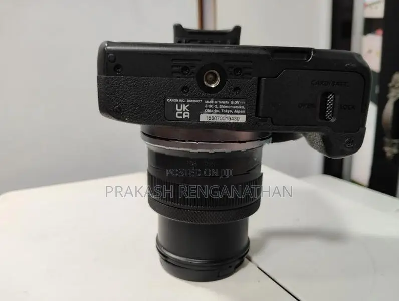Canon EOS R50