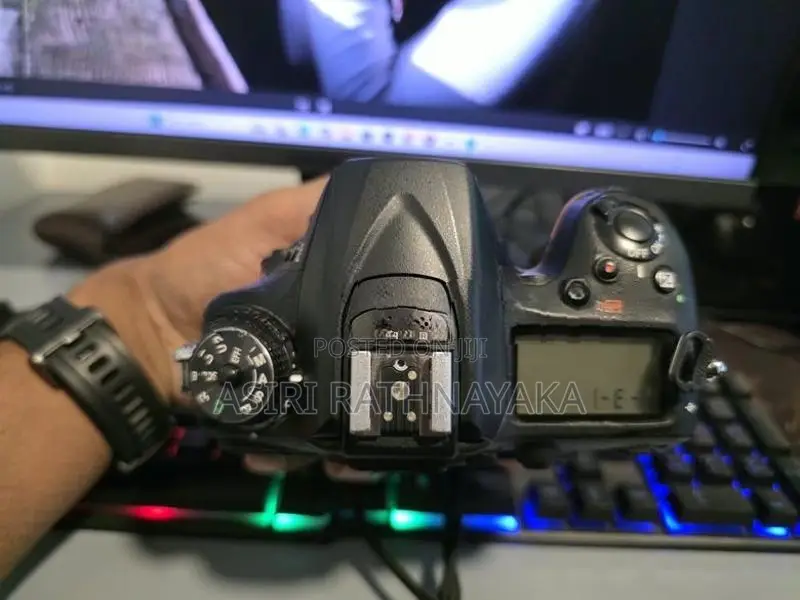 E: Nikon D7200 Dual-Lens Kit (18-105mm VR + 50mm F/1.8G Prime)
