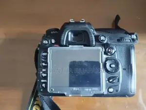 Nikon D7000