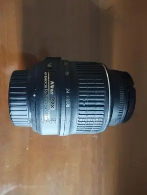 Nikon 18-55 DX VR AF-S Lens