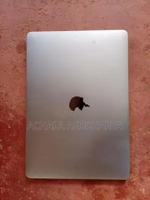 MacBook Air M1 (2020)