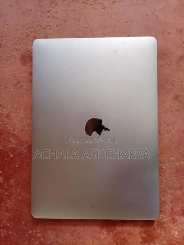 MacBook Air M1 (2020)
