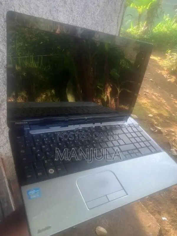 Toshiba c50 A i3 Laptop