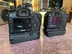 canon 5D mark 2 / 3 DSLR with lens