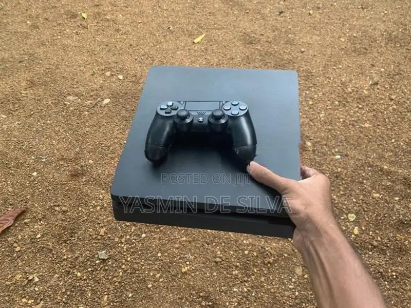 Sony PS4 Slim With Games
