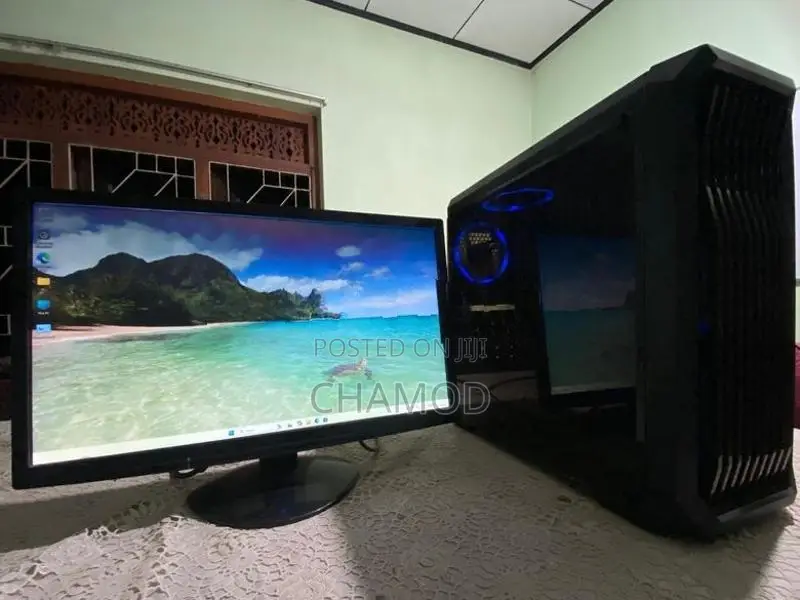 Intel Core i3 10th Gen 8GB RAM 256 NVMe SSD