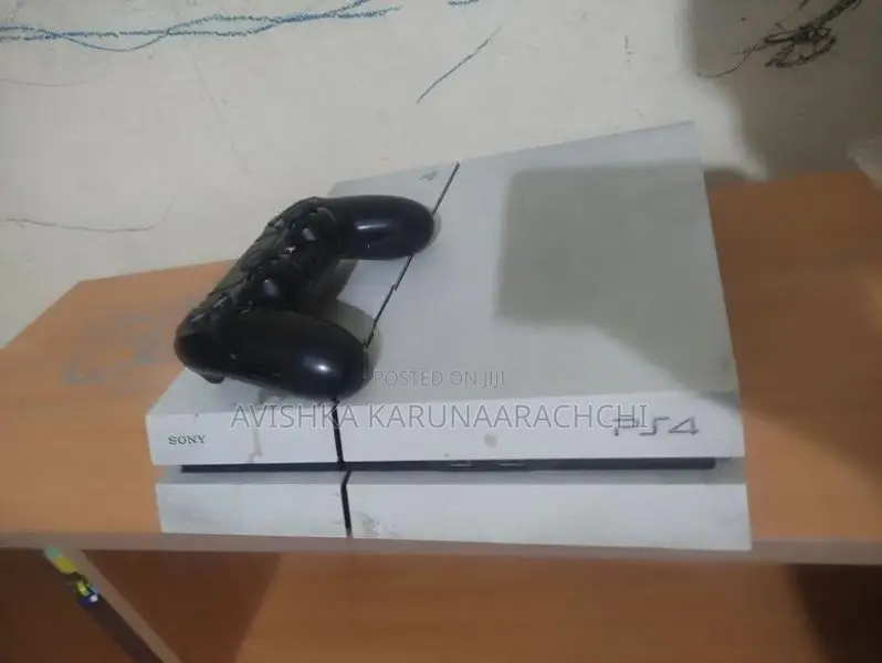 PS4 CUH-1200 Glacier White