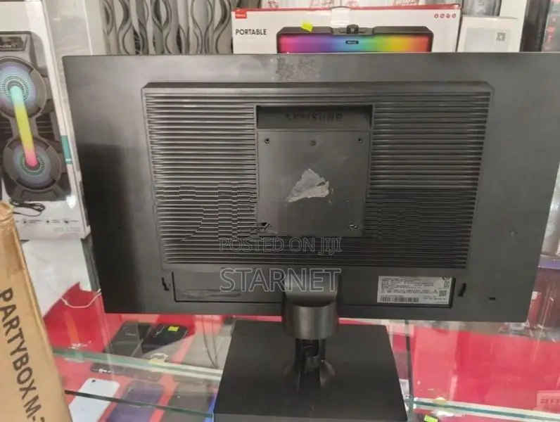 24 inch LED Monitor